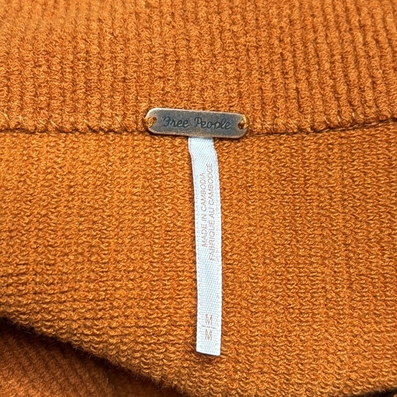 Free People Orange Cowl Neck Heavy Knit Sweater Size Medium - Picture 7 of 9